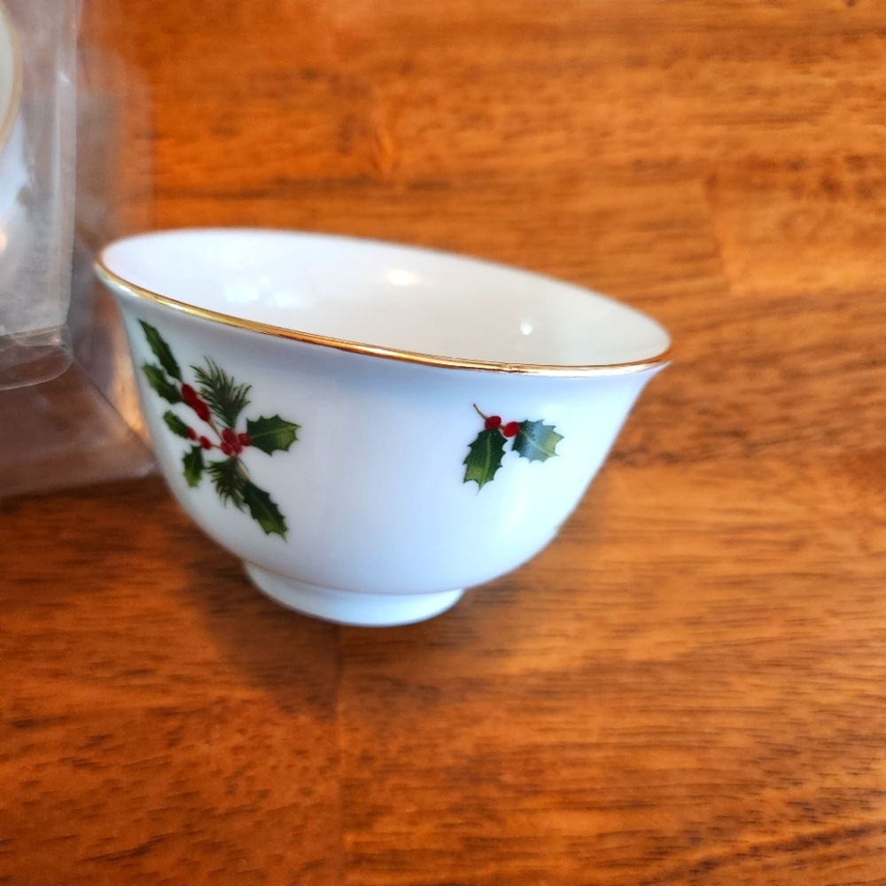 Holiday bowls